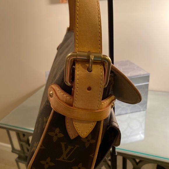 Louis Vuitton Hudson PM - Picture 3 of 16